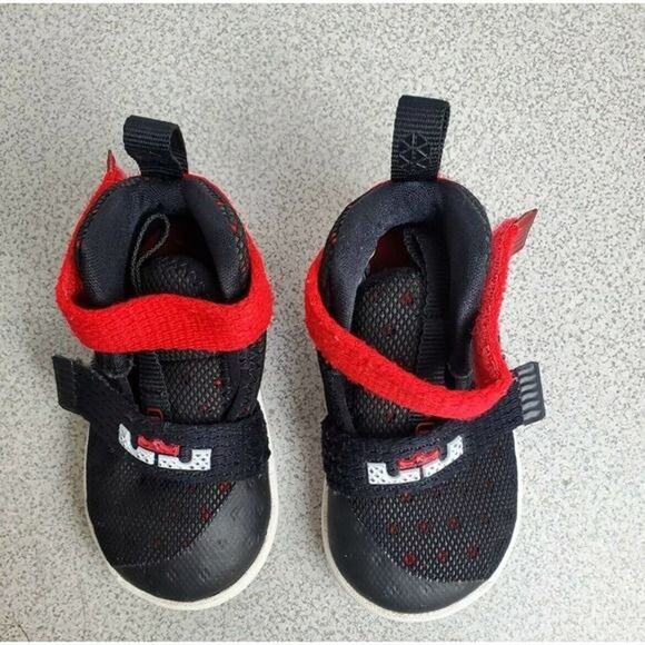 Nike Toddler Boy Size 5c - Picture 3 of 8